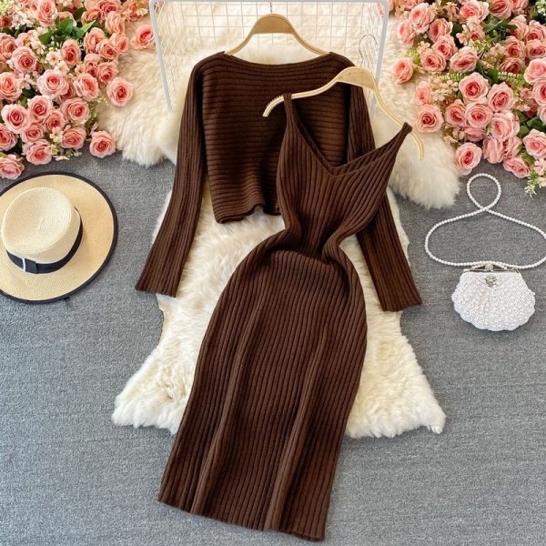 chic short knitted sweater top with straps, V-neck temperament, hip-packed dress, two-piece suit