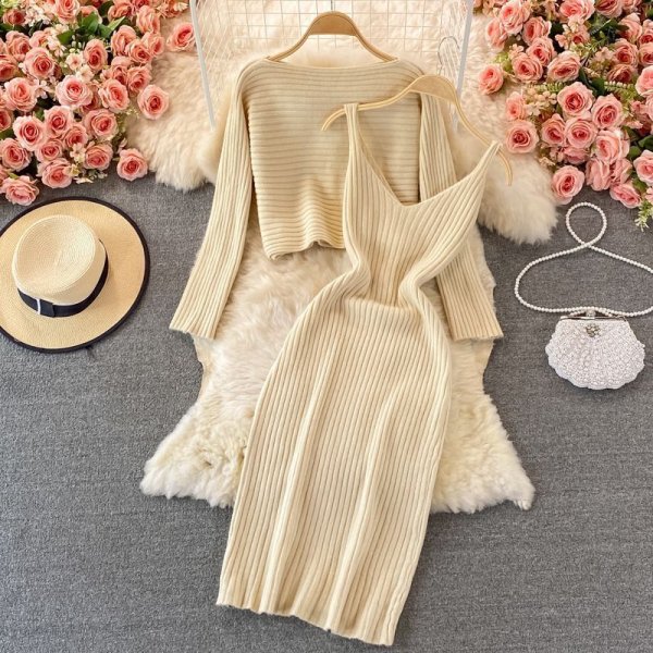 chic short knitted sweater top with straps, V-neck temperament, hip-packed dress, two-piece suit